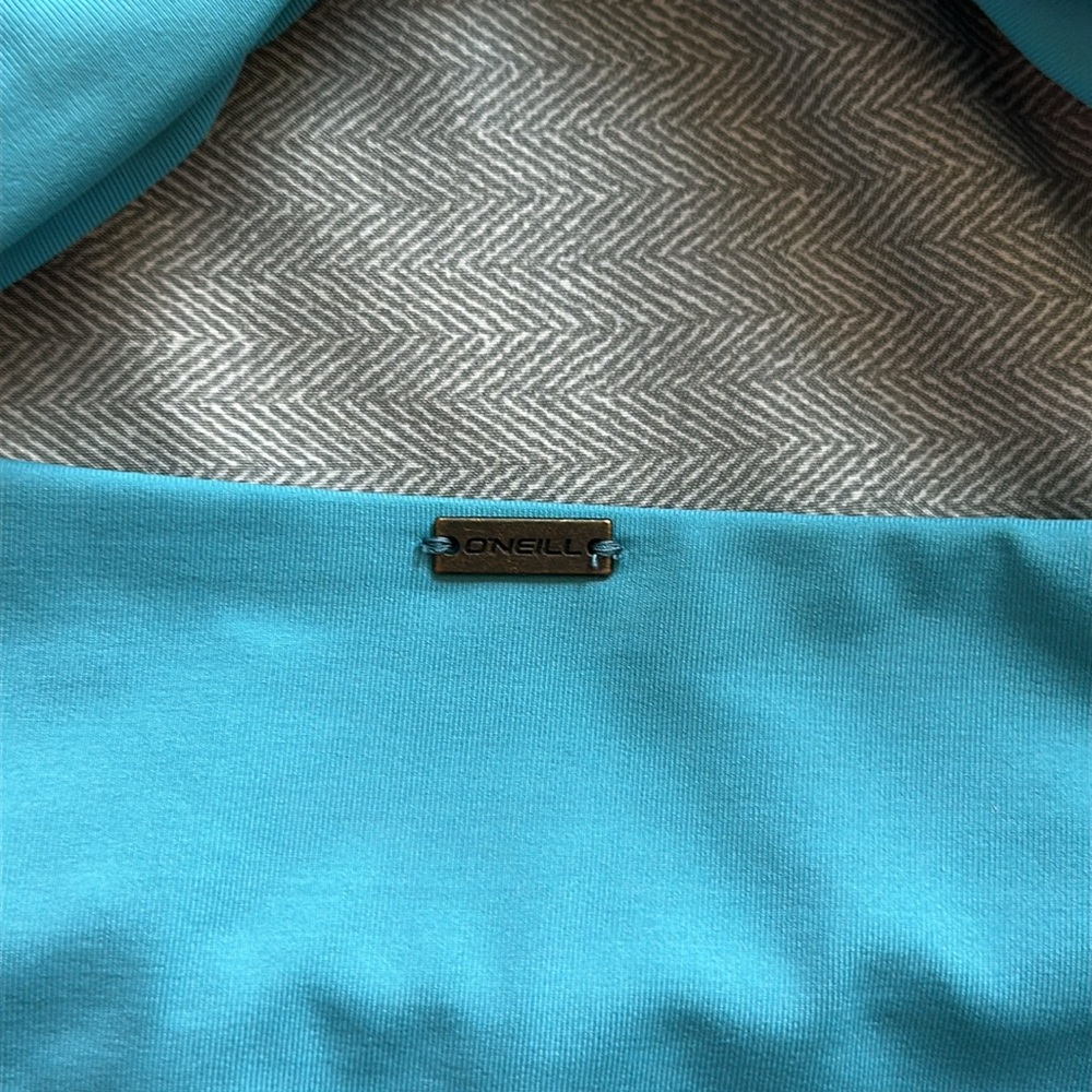 O’Neill Salteater Solids Pismo Top & Cheeky Bottom - Picture 3 of 9